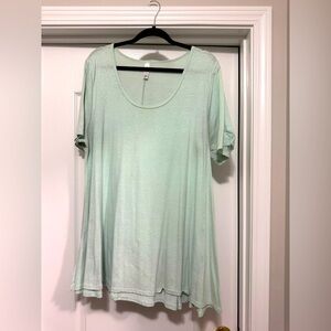 LuLaRoe 2XL Mint Green Perfect T Top